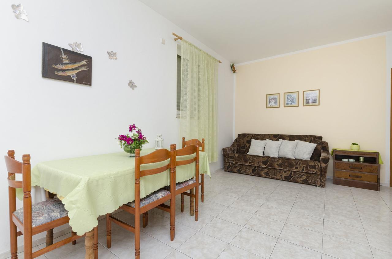 Apartments Helena Ivan Dolac Exterior foto